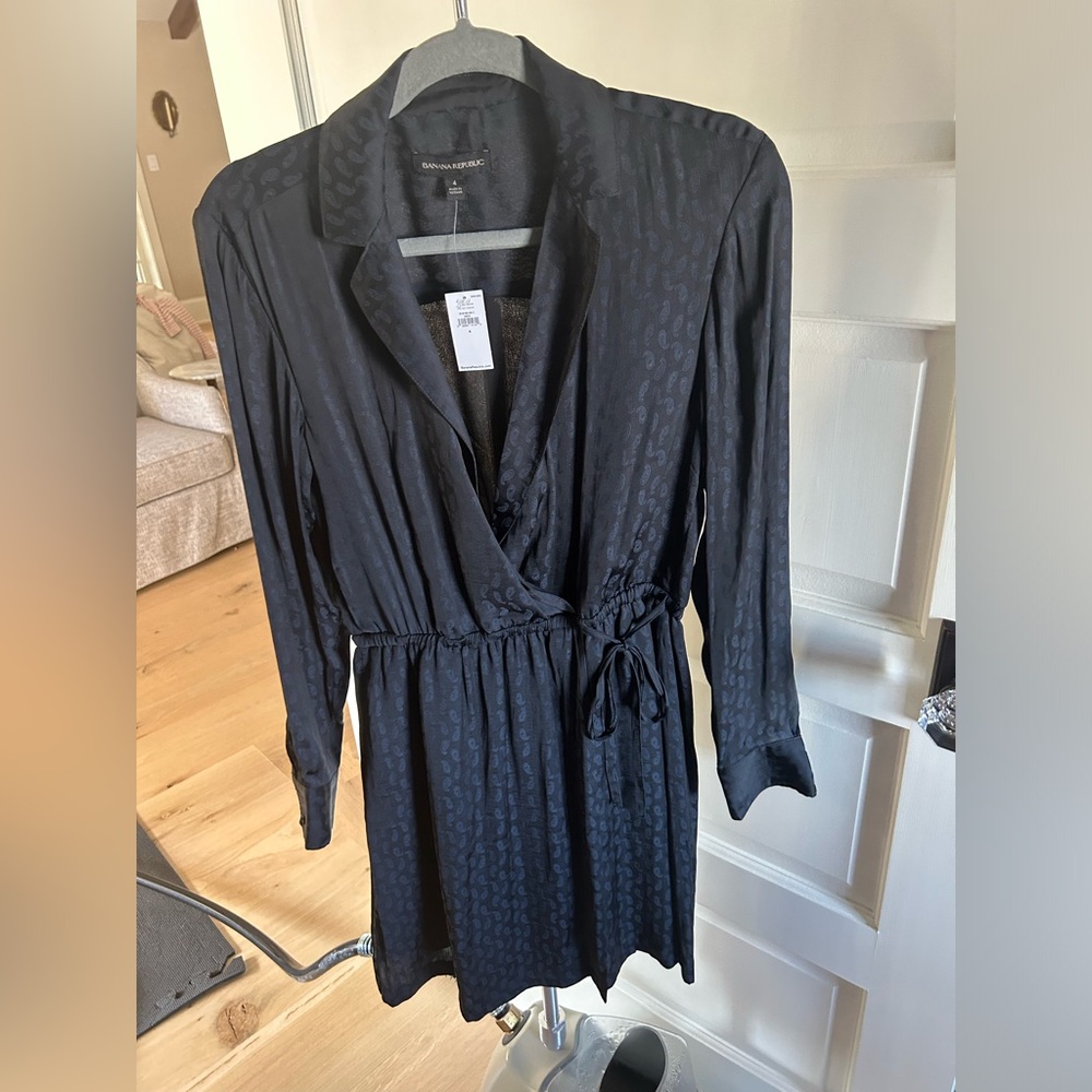 Banana Republic silk dress size 4 NWT